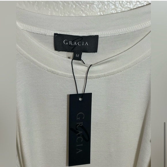 Winter White Leather Tiered
Short Sleeve Blouse Medium - Picture 4 of 10